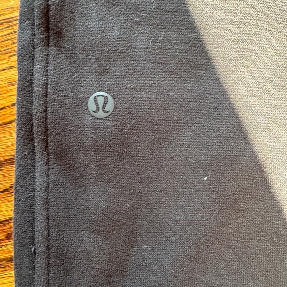BLACK LULULEMON SCUBA JOGGERS/SWEATPANTS - Picture 3 of 4